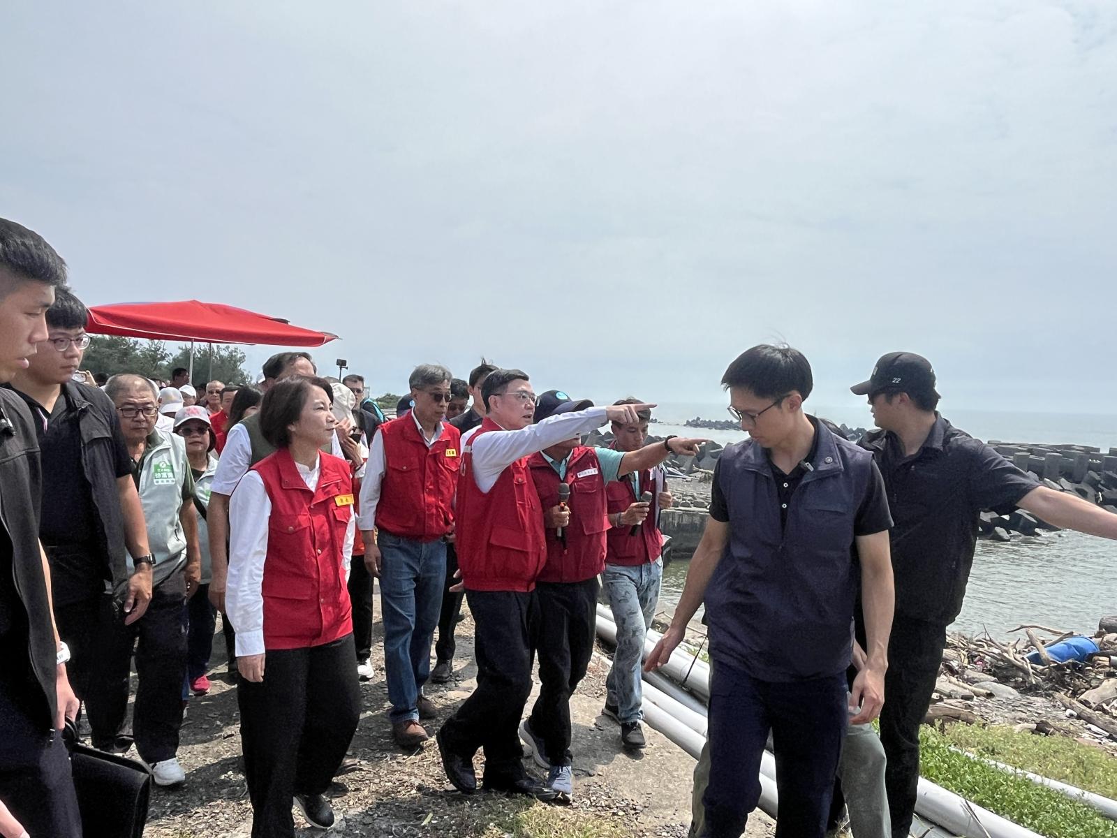 卓揆視察枋寮海堤颱風災損