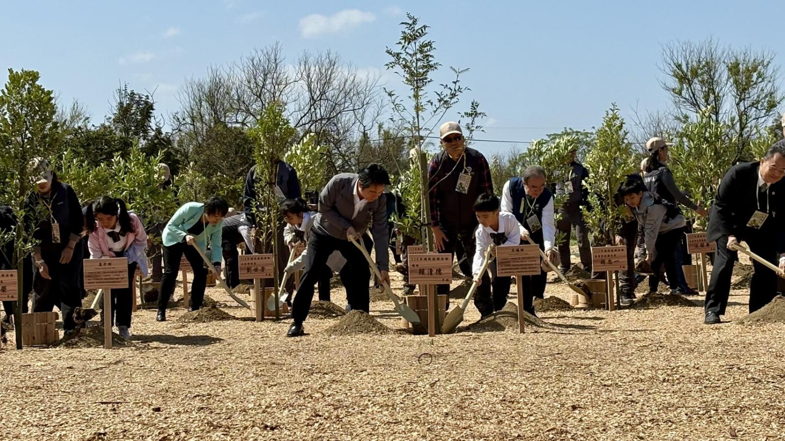總統攜手全民種樹共慶植樹節
